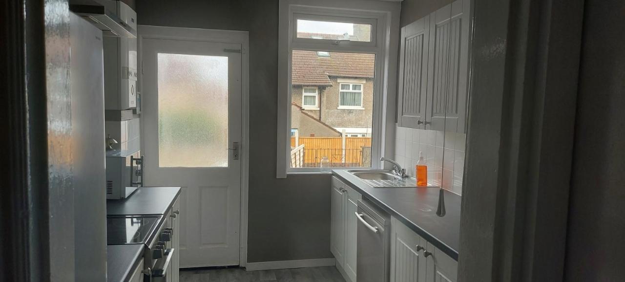 Three Bedroomed House In Morecambe Buitenkant foto
